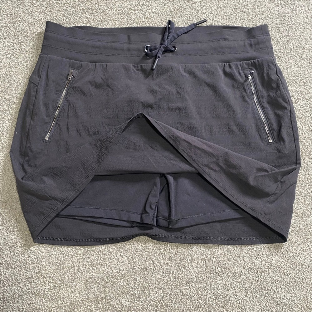 Athleta Trekkie North Skort Womens 14 Gray Hiking Athletic Pockets Gorpcore